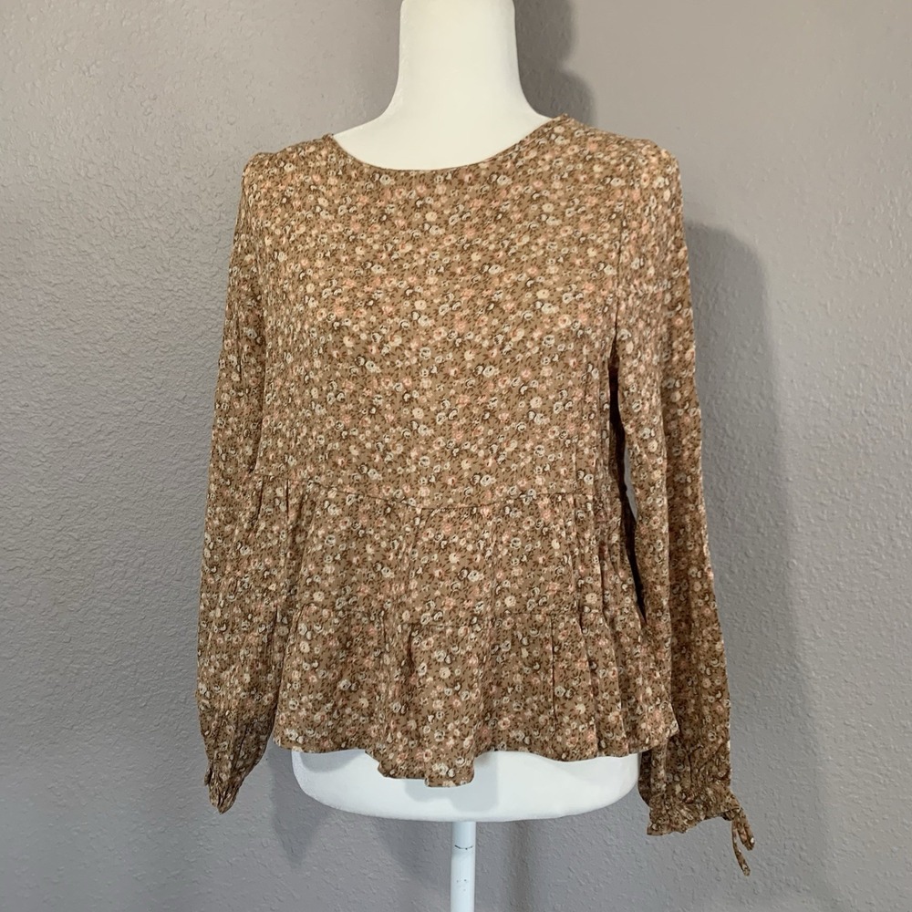 Lazy Sundays Beige Floral Long Sleeve Ruffle Hem Keyhole‎ Tunic Size Medium NWT